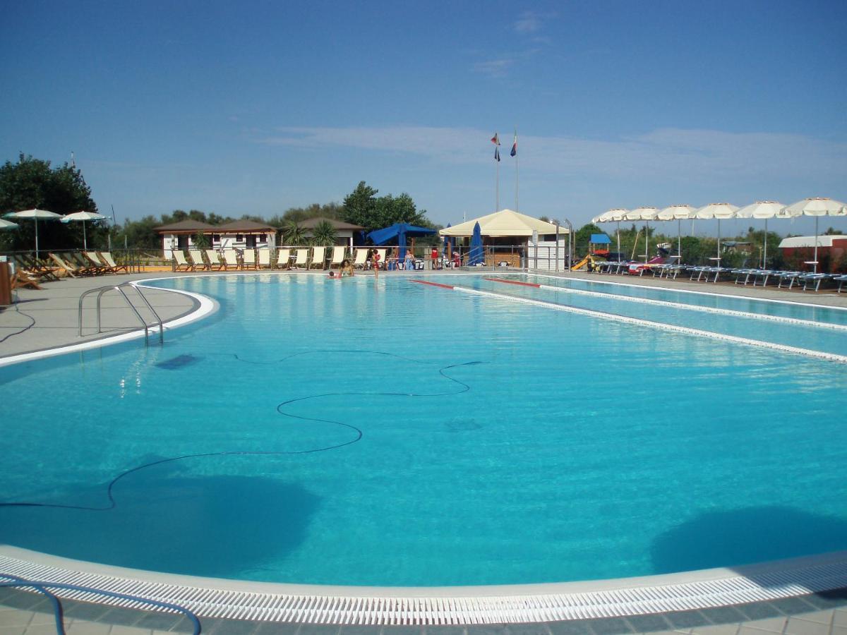 Oasi Del Mare Aparthotel Tirrenia Εξωτερικό φωτογραφία