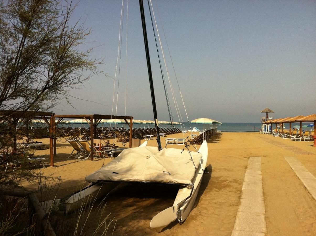 Oasi Del Mare Aparthotel Tirrenia Εξωτερικό φωτογραφία