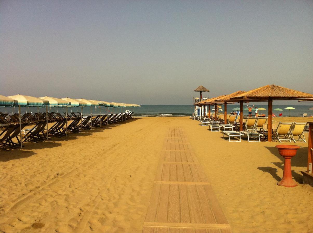 Oasi Del Mare Aparthotel Tirrenia Εξωτερικό φωτογραφία