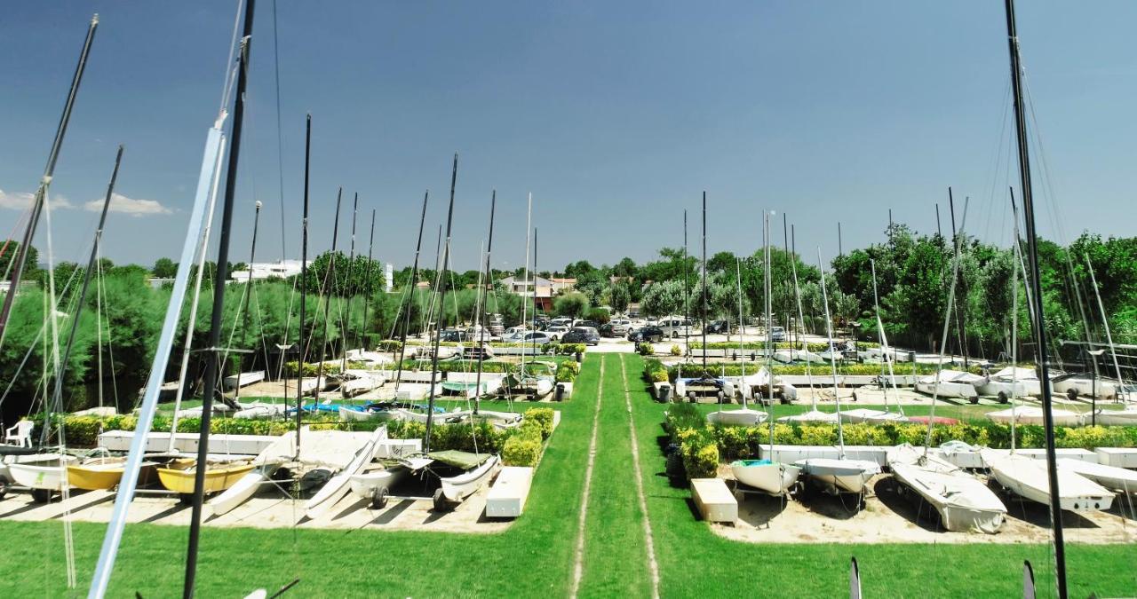 Oasi Del Mare Aparthotel Tirrenia Εξωτερικό φωτογραφία